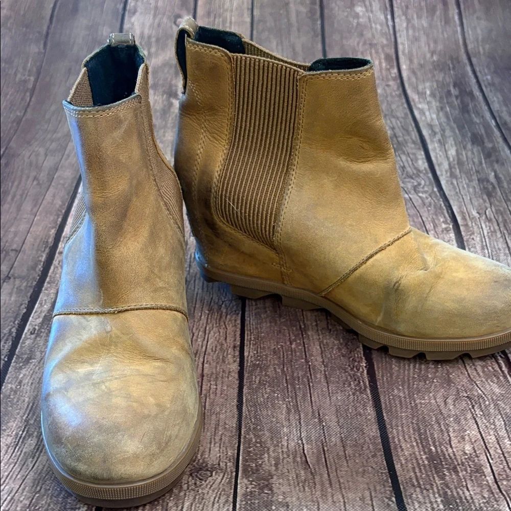 Sorel Joan Rhapsody Chelsea Wedge Boots Sz 9